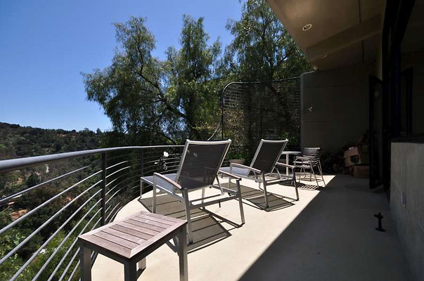 9073 balcony 2