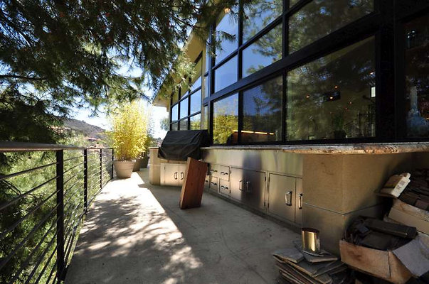 9073 patio 3