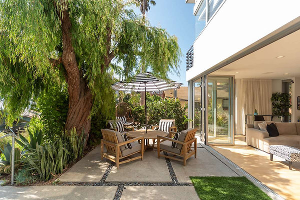 12990 patio 4