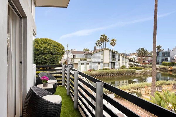 12990 balcony 1