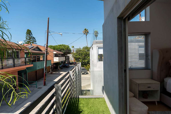 12990 balcony 5