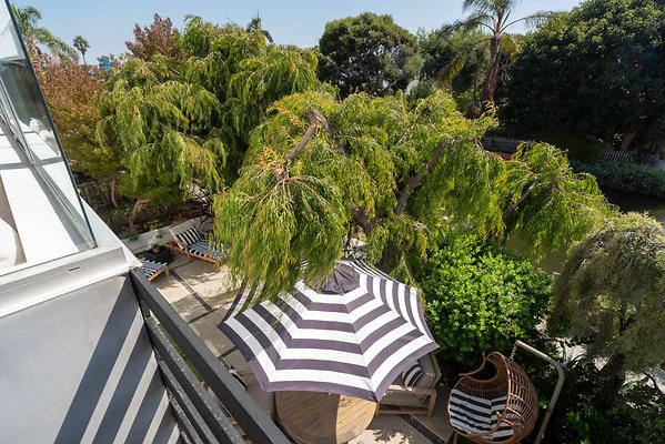 12990 balcony 3