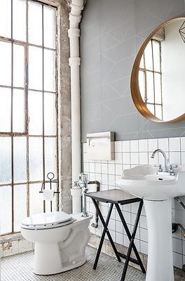 GreyLoftbathroom