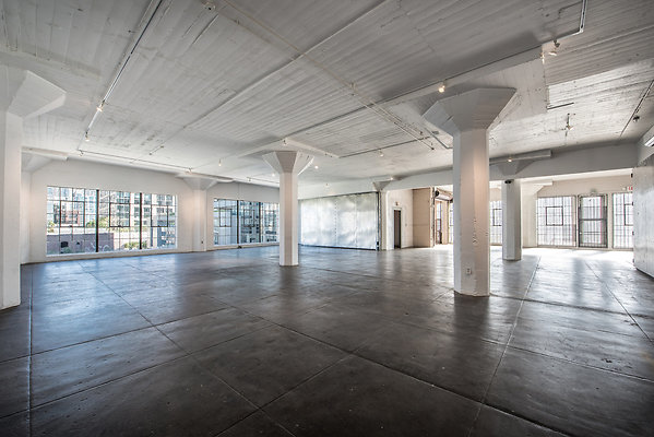 CornerLoft 1 DoorsOpen-1