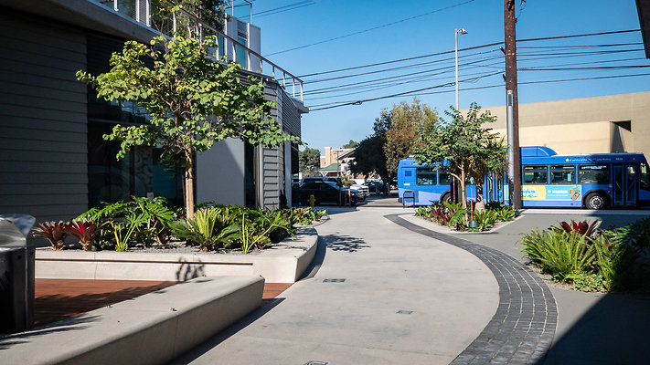 WestEdge-Courtyard-101