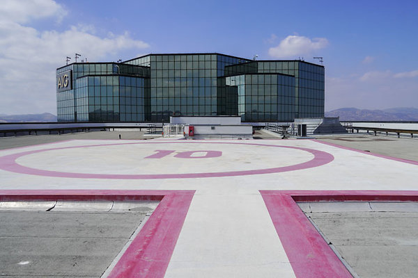WarnerCenter-Tower2-Helipad00