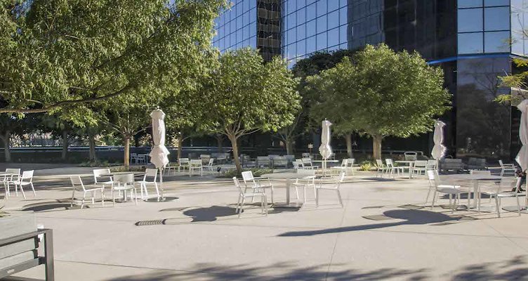Warner-Center-Tower-1-Plaza-023