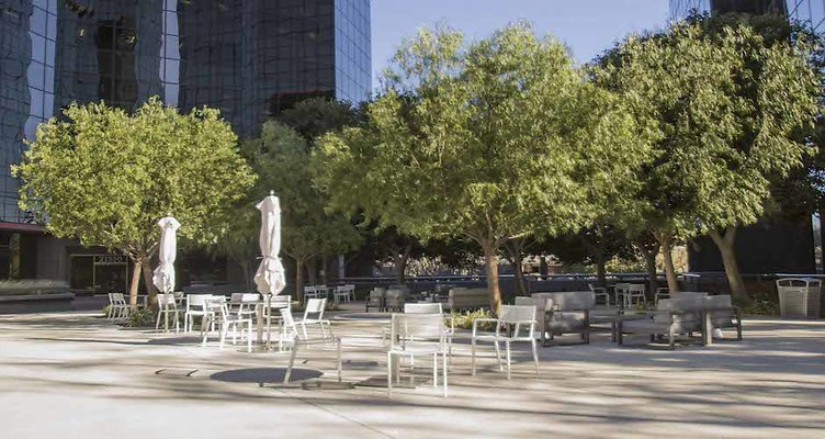 Warner-Center-Tower-1-Plaza-016