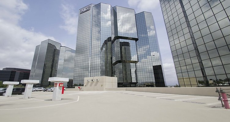 Warner-Center-Towers-ExteriorParking-03