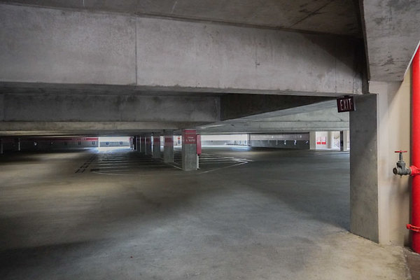 WarnerCenter-Tower2-ParkingStructure01