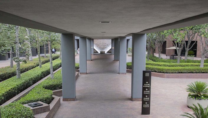 Warner-Center-Tower-1-Lower-Plaza-01