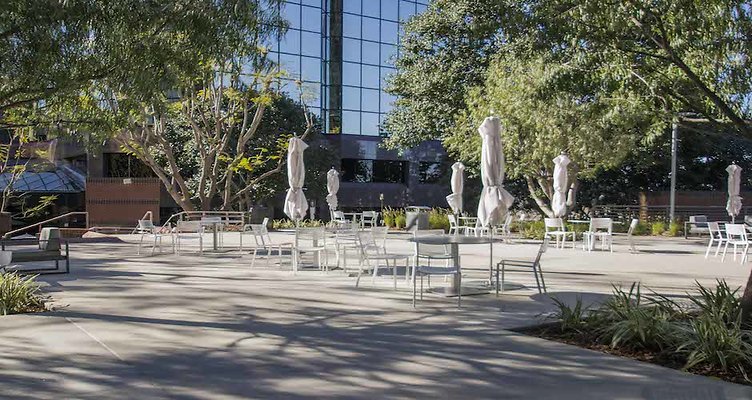 Warner-Center-Tower-1-Plaza-006