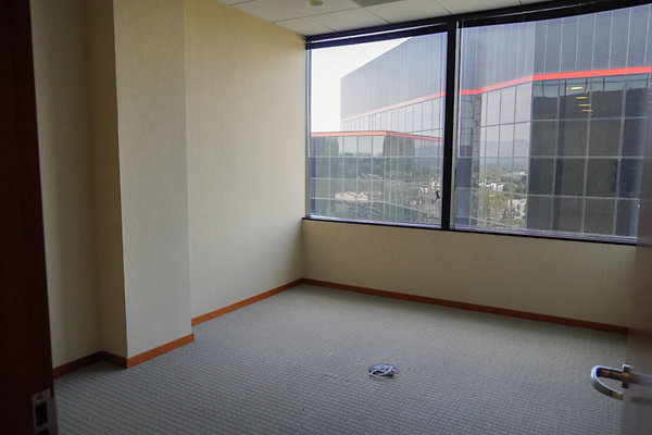 WarnerCenter-Tower2-Suite110003