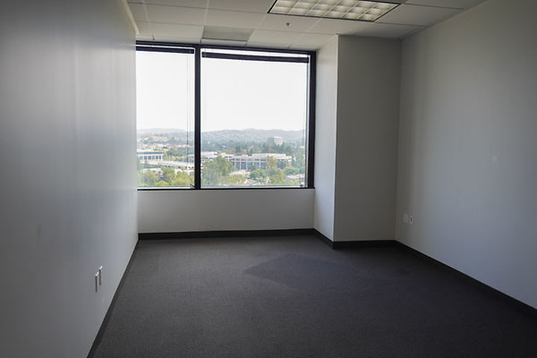 WarnerCenter-Tower2-Suite110008