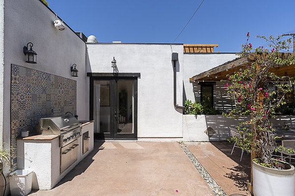 BUNGALOW 4251-57