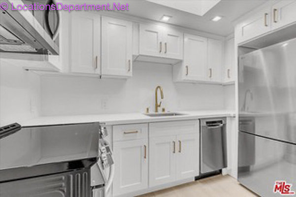 Contemporary 2810-23