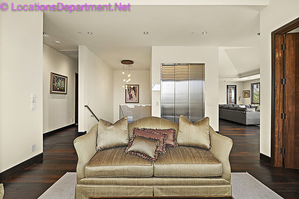 Mansion 2552-3