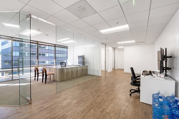ValleyOfficePlaza Office 01-e1694746137698