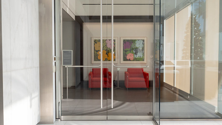 1299OceanAve Lobby-18
