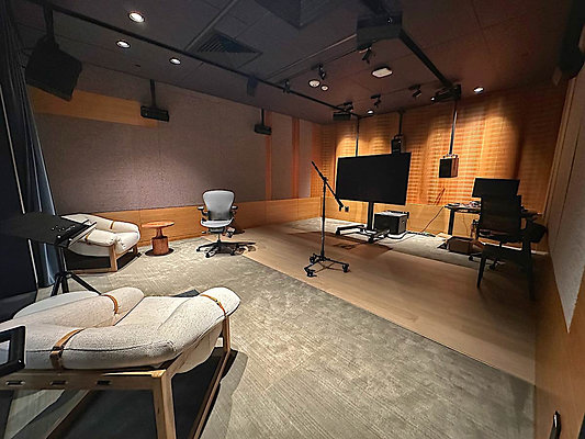 13736 studio 4