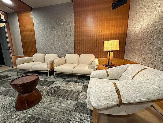 13736 studio 3