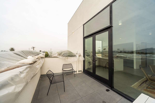 13694 balcony 2