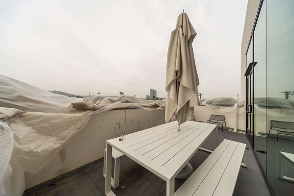 13694 balcony 3