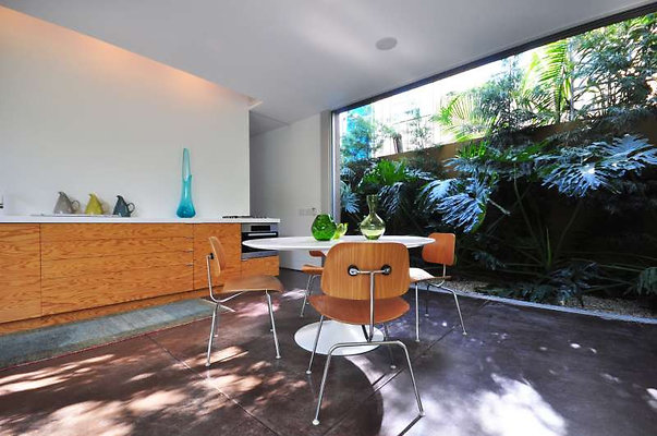 9762 dining 6