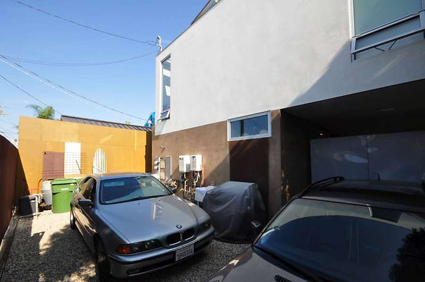 9762 garage 1