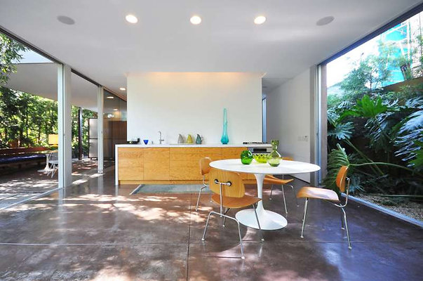 9762 dining 5