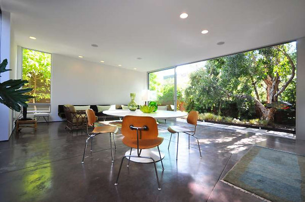 9762 dining 2