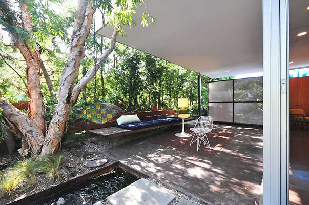 9762 porch 1