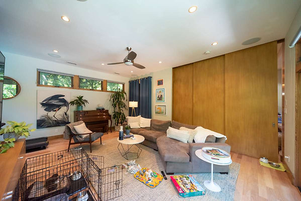 10544 living 3