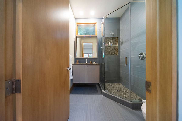 10544 bath 8