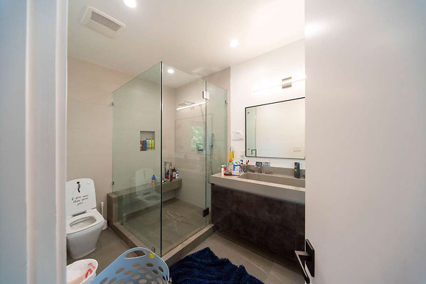 13234 bath 4