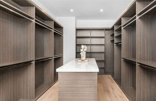 12494 closet 1