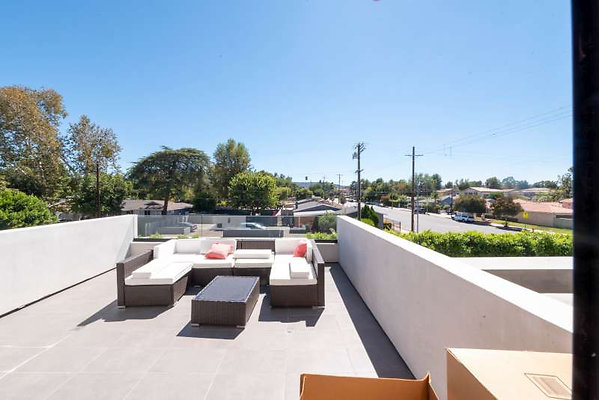 12494 balcony 4