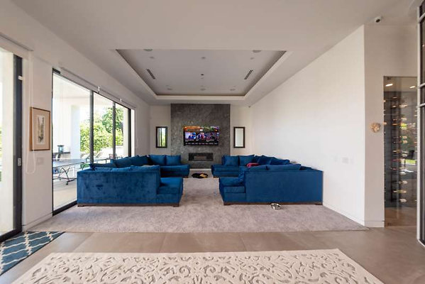 12494 living 3
