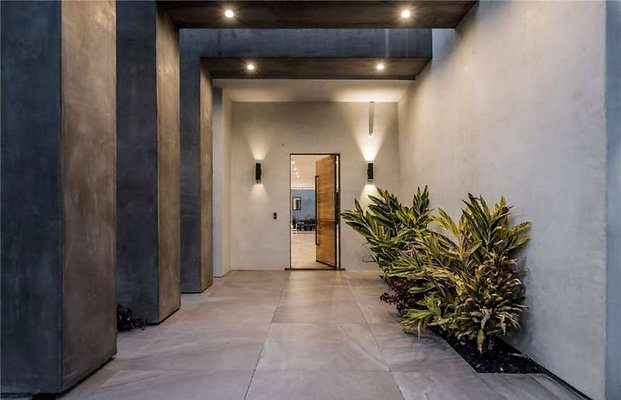 12494 porch 2