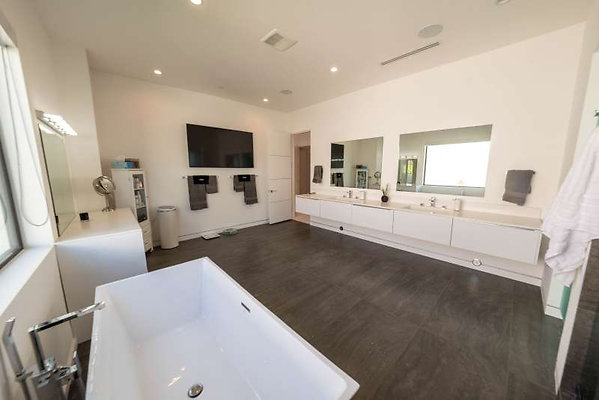 12494 bath 4