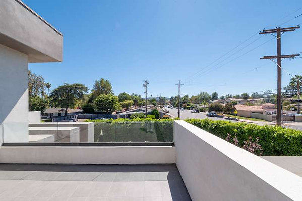 12494 balcony 2