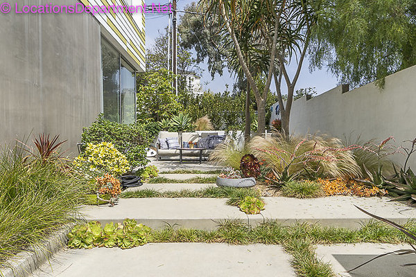 Modern Home 383-2