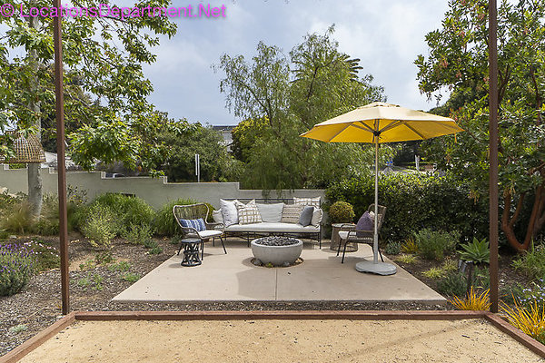 Modern Home 383-8