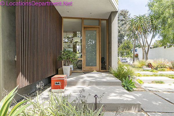 Modern Home 383-3