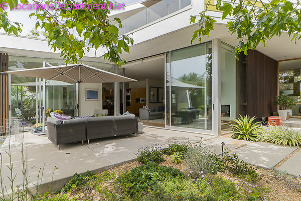 Modern Home 383-5