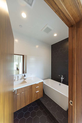 13625 bath 4
