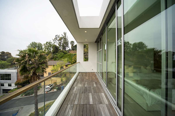 13625 balcony 4