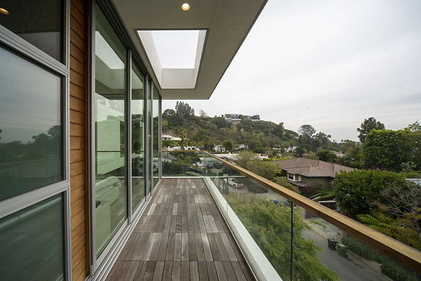 13625 balcony 5