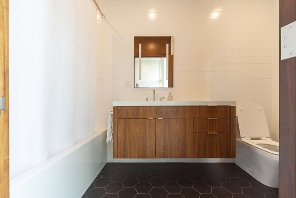 13625 bath 8