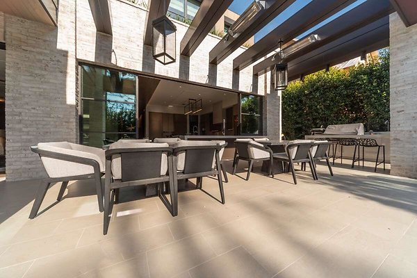 13992 patio 2